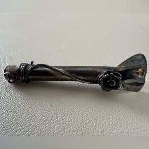 Vintage Brooch Flower Pin